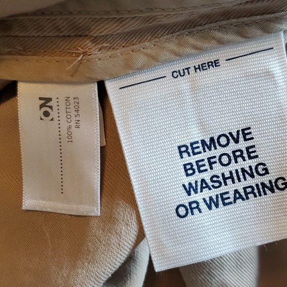 Old Navy women's zipped, hooded poncho jacket. Tan, XL/XXL - Picture 8 of 9